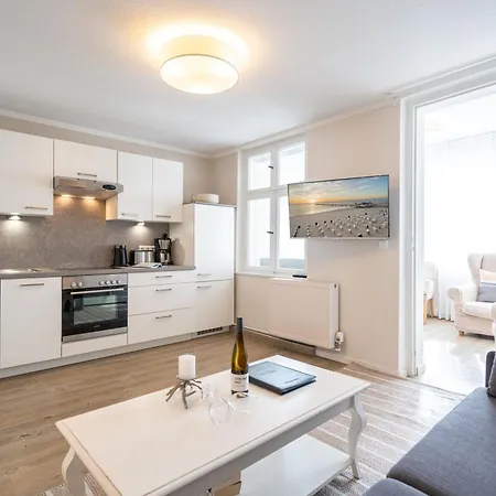 Appartement Albertine App 11 *
