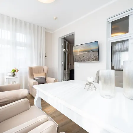 Appartement Albertine App 11 *